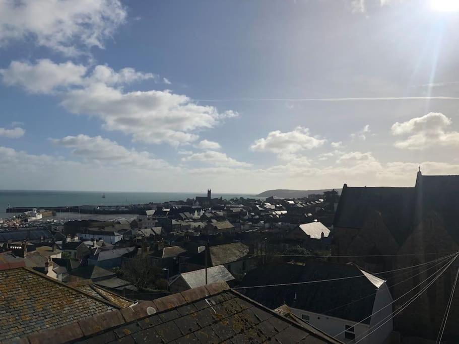 Modern Attic Studio Apartment With Harbour Views Penzance Buitenkant foto