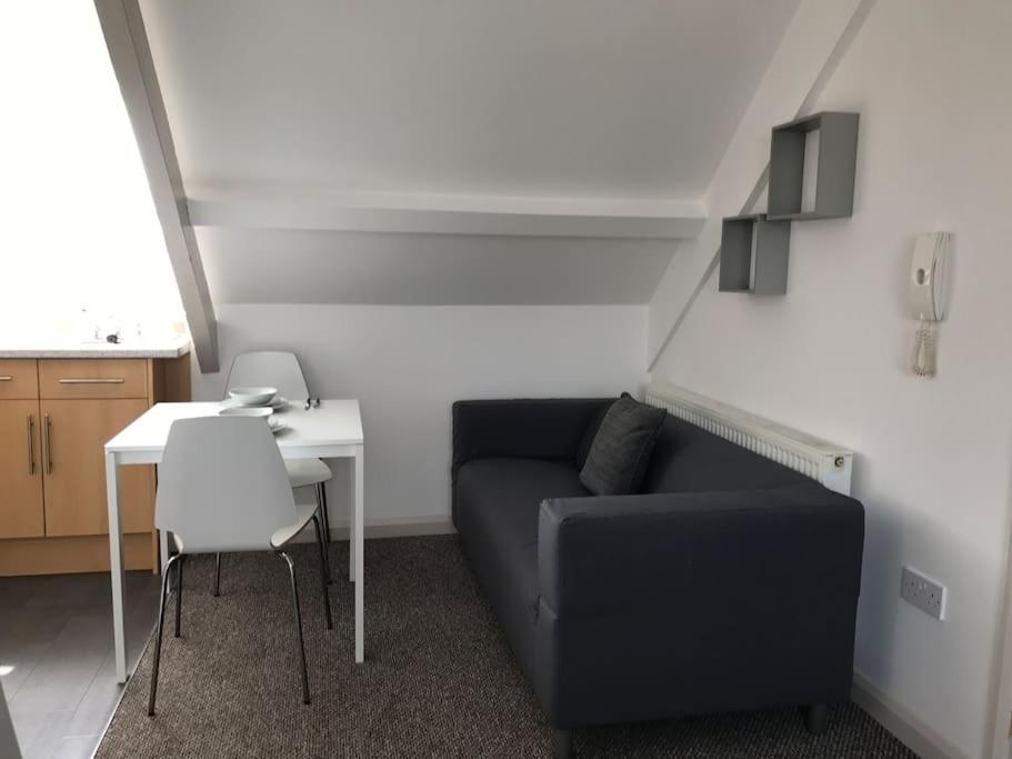 Modern Attic Studio Apartment With Harbour Views Penzance Buitenkant foto